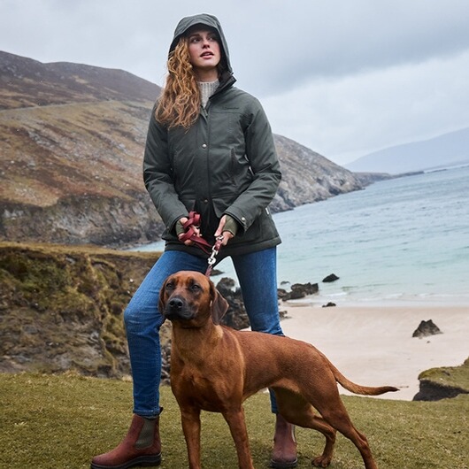 Stilvoll und komfortabel! Mit diesem Outfit setzen Sie ein modisches Statement und zeigen, dass Sie Wert auf Qualität und Stil legen.