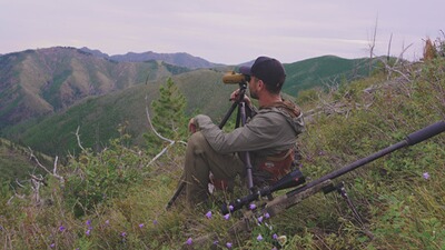 Fernglas mit Entfernungsmesser Geovid MAX 10x42, Leica