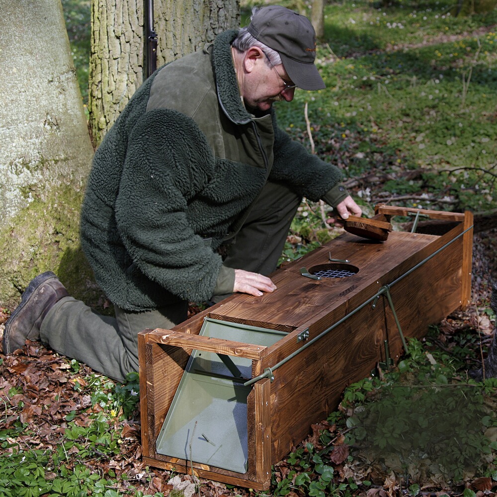 Two-door wooden box latch