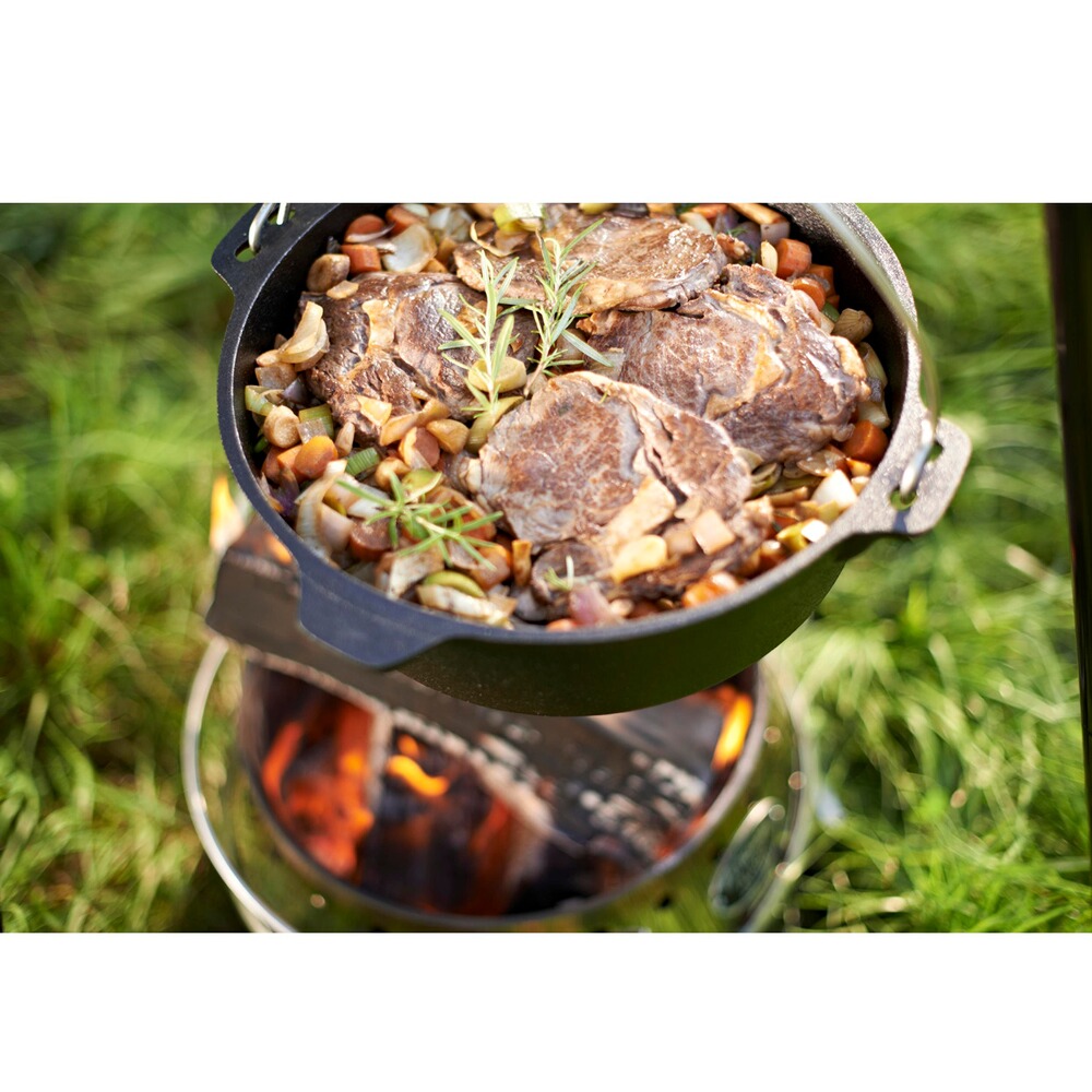 Dutch oven fire pot with feet, Petromax