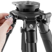 Endeavor RL303AGM G2 tripod, Vanguard