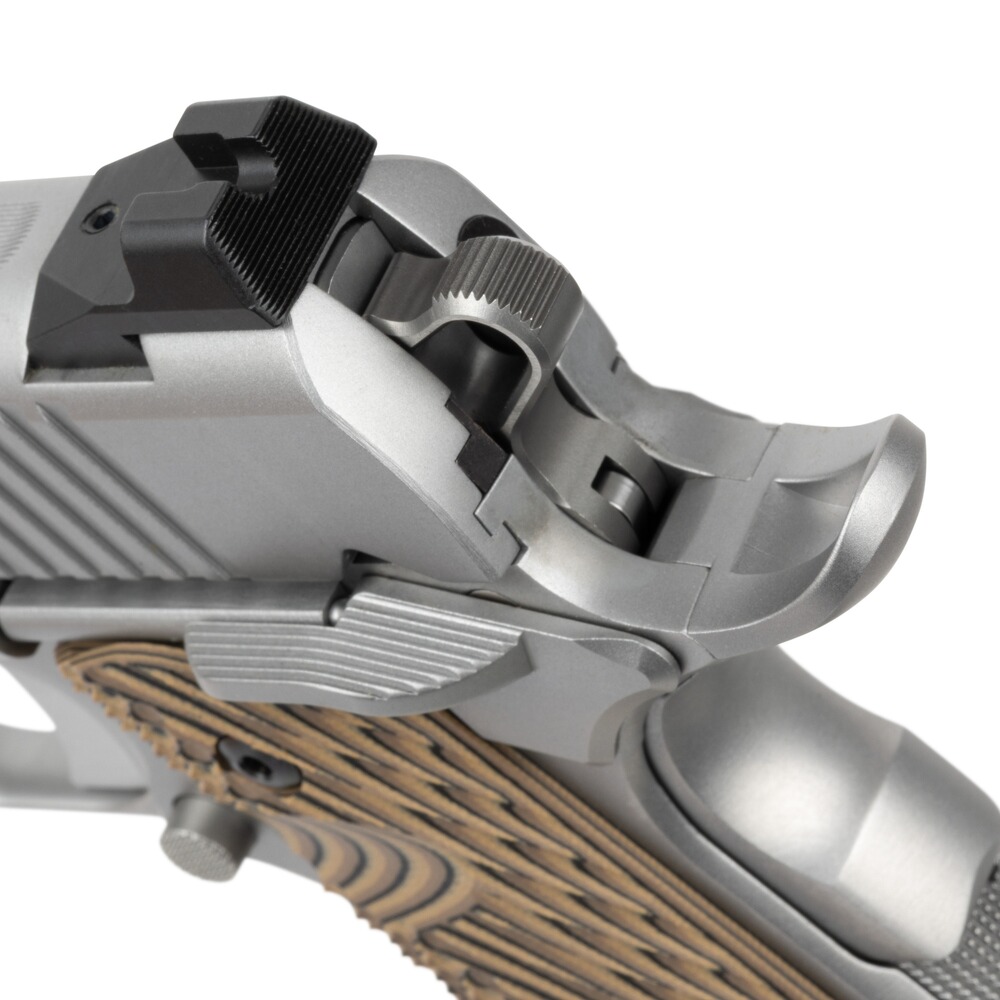 Pistole Specialist, Dan Wesson