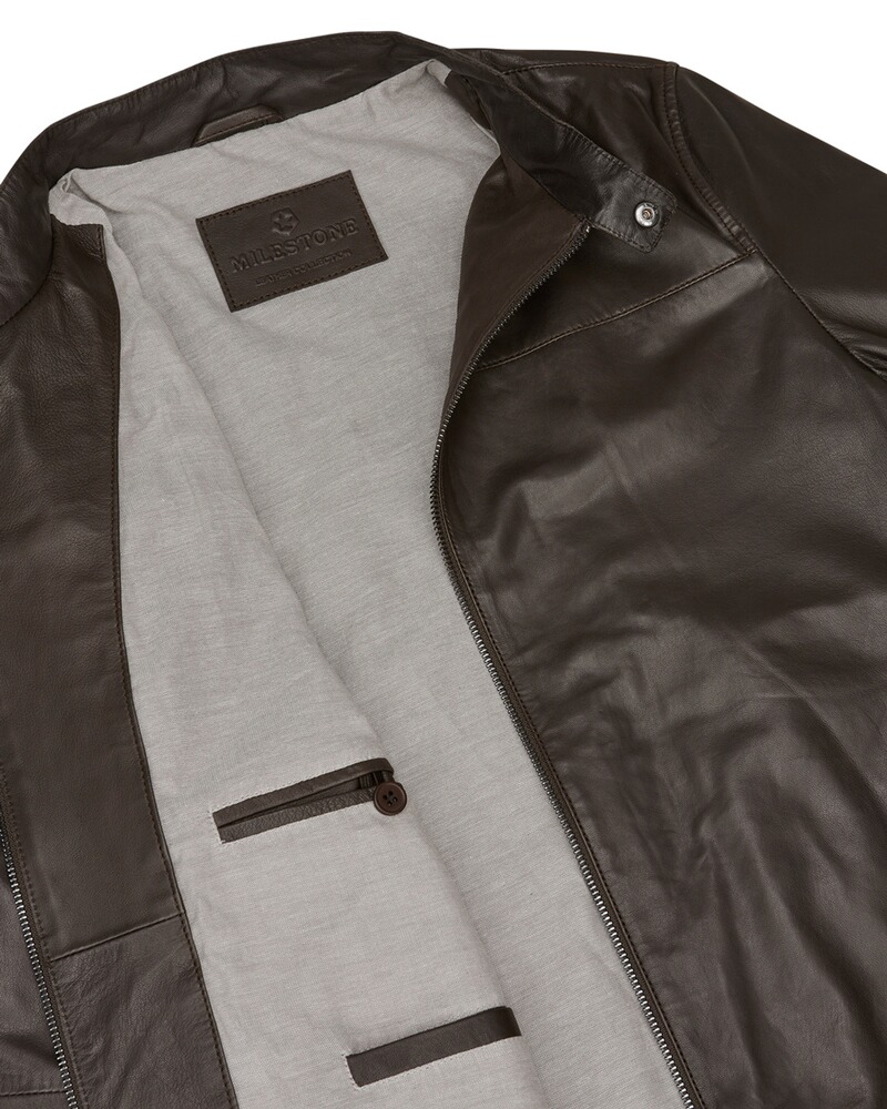Lederjacke MsGregory, Milestone