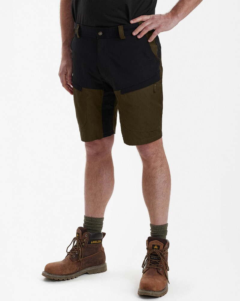 Shorts Strike, Deerhunter