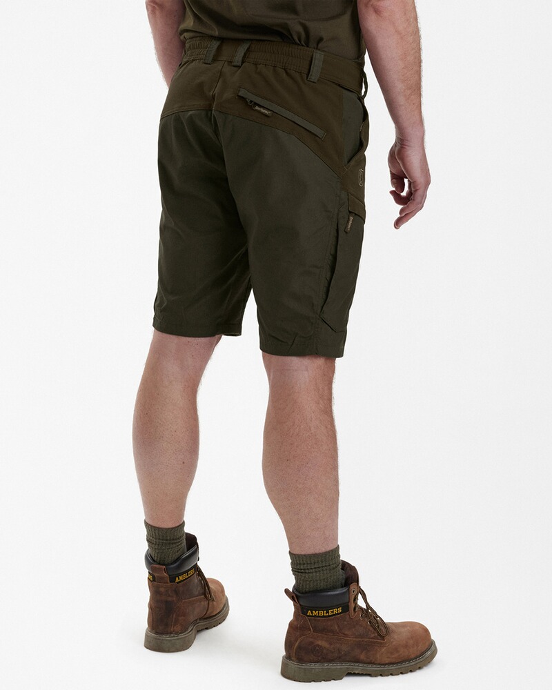 Shorts Strike, Deerhunter