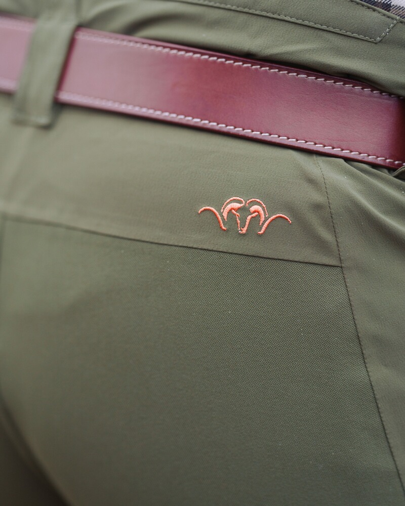 Hose Striker SL, Blaser Outfits