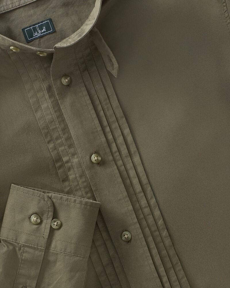 Traditional shirt with tucks, Luis Steindl