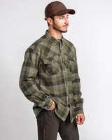 Hemd Lumbo, Pinewood