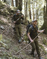 T-Shirt Tech, Blaser Outfits