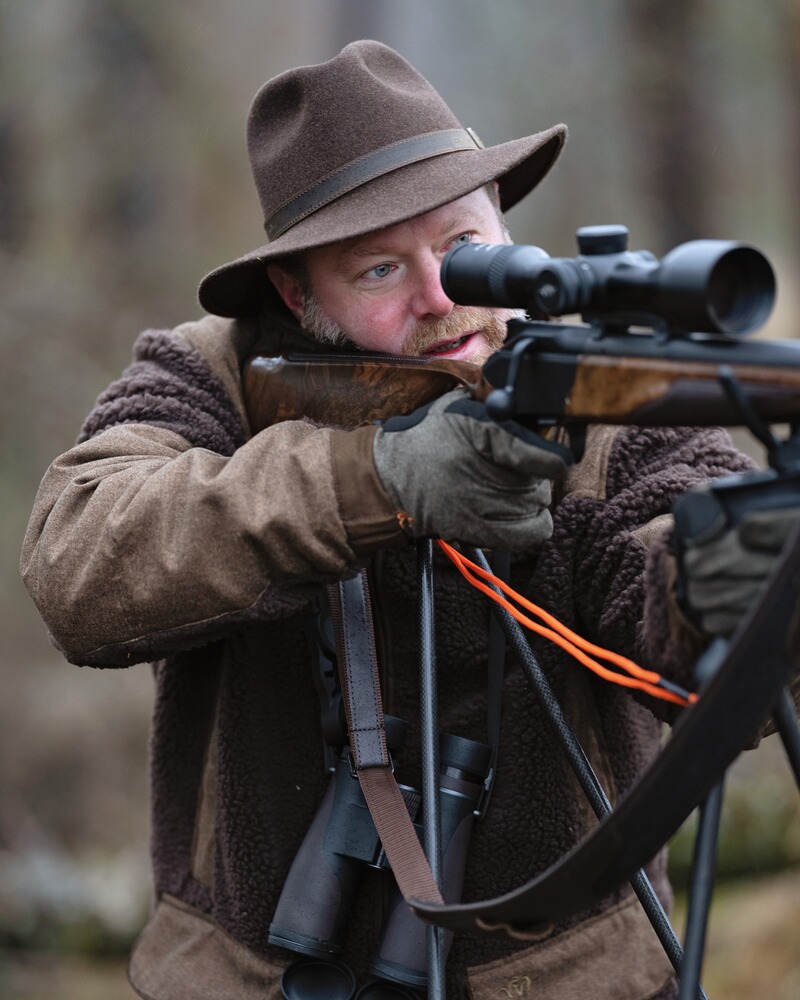 Hut Travaller, Blaser Outfits
