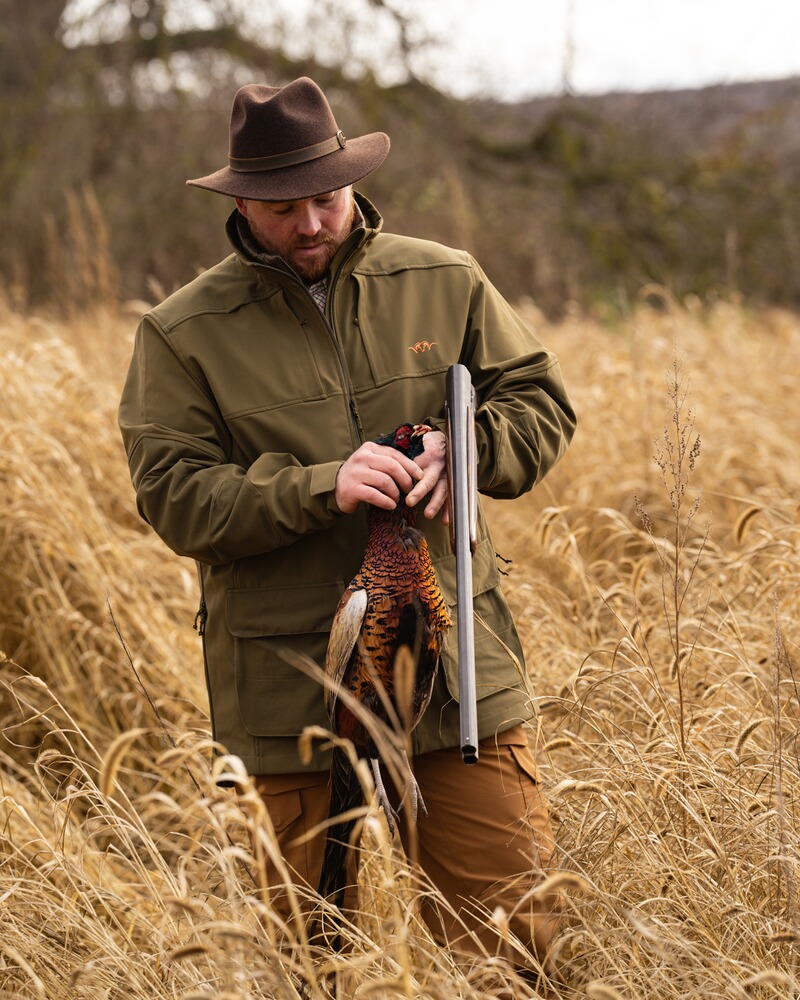 Hut Travaller, Blaser Outfits