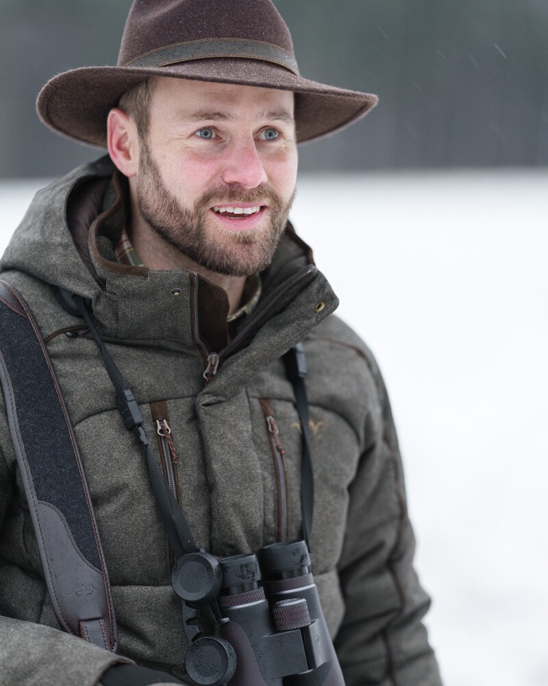 Hut Travaller, Blaser Outfits