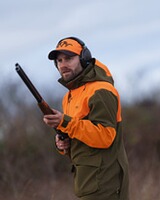 Cap Striker, Blaser Outfits