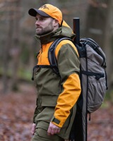 Cap Striker, Blaser Outfits