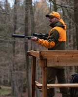 Cap Striker, Blaser Outfits