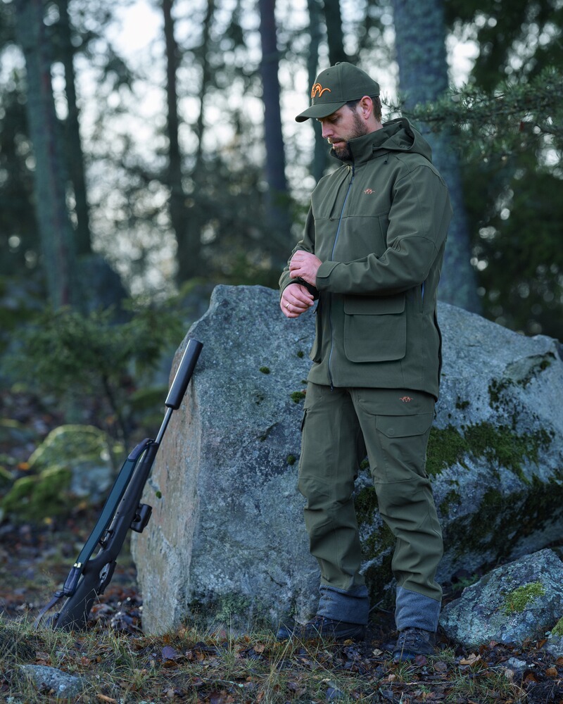 Cap Striker SL, Blaser Outfits