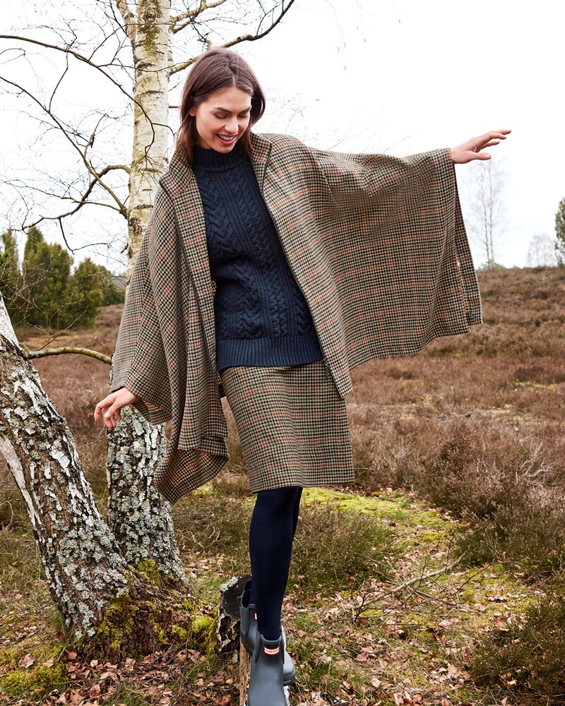 Karo-Poncho mit Hahnentritt-Muster, Brigitte von Schönfels