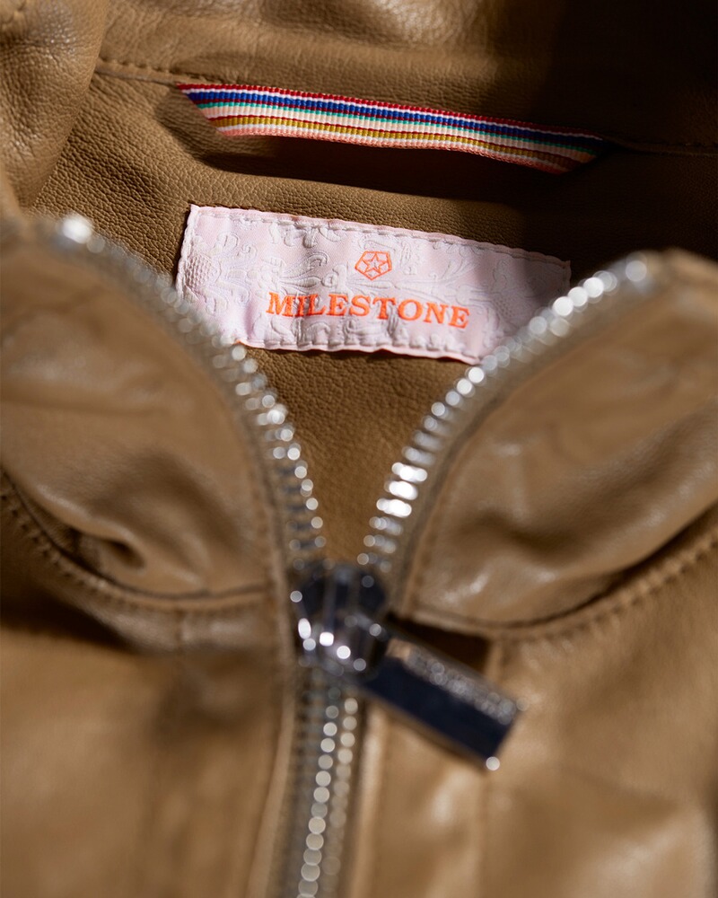 Lederjacke MS-Riley, Milestone