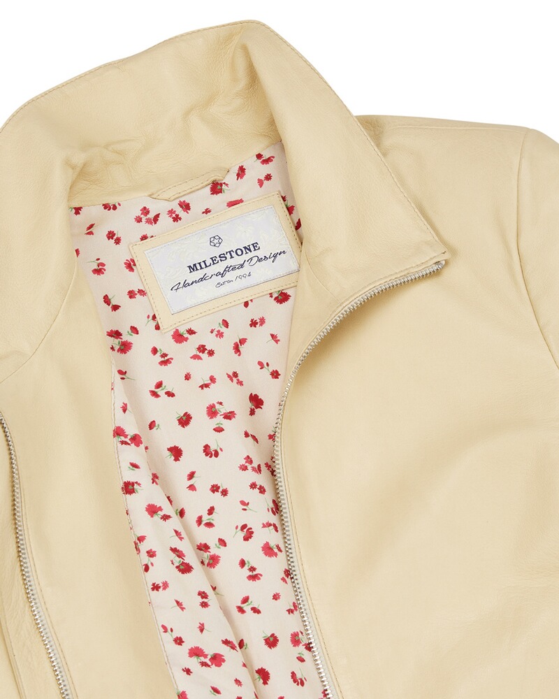 Lederjacke MsKreta, Milestone