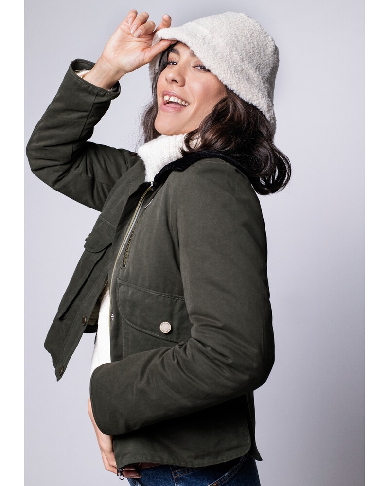 Kurze Wachsjacke, Brigitte von Schönfels