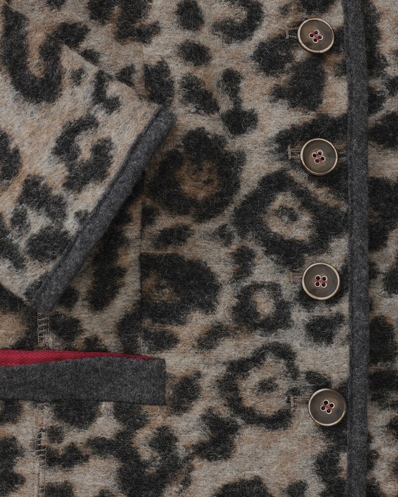 Gehrock mit Leopardenmuster, White Label