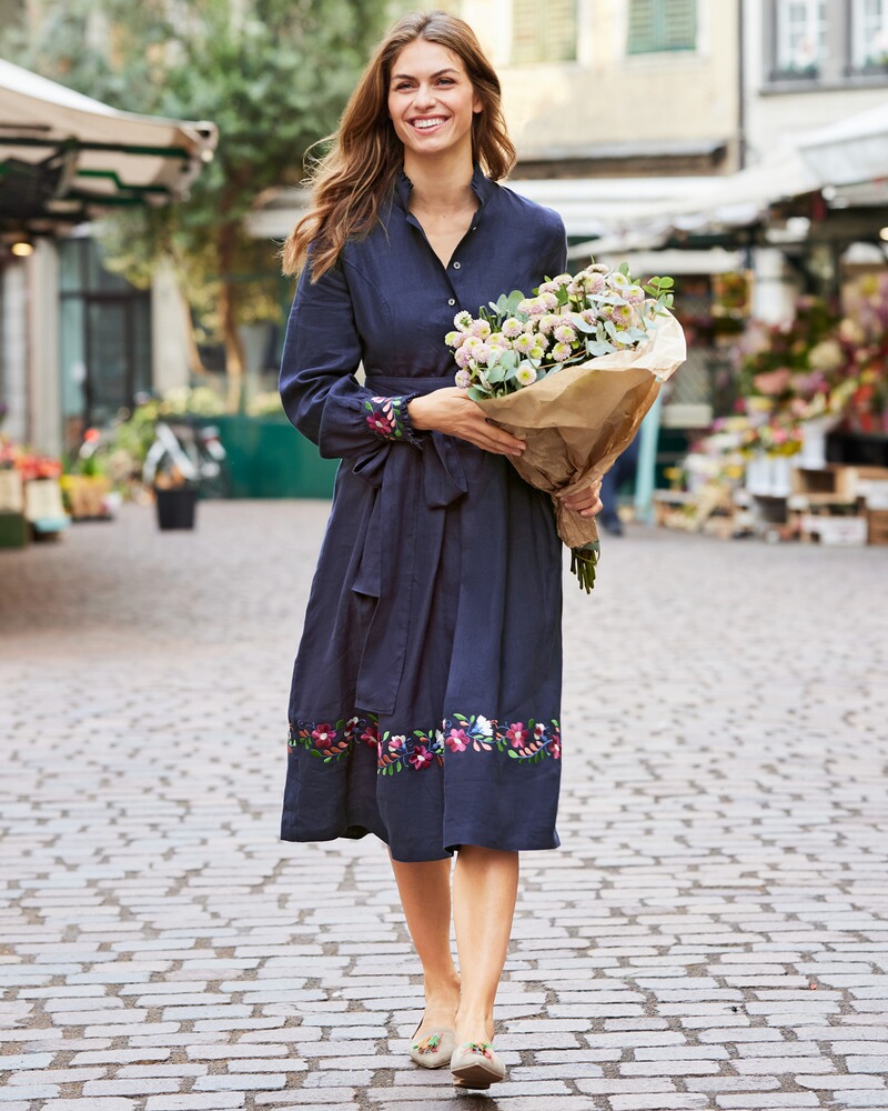 Leinenkleid mit Blumenstick, REITMAYER