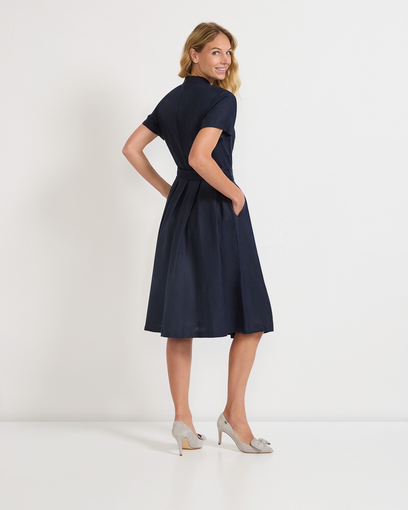 Halbarm-Kleid mit Gürtel, Luis Steindl