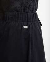 Hose Josie, Barbour