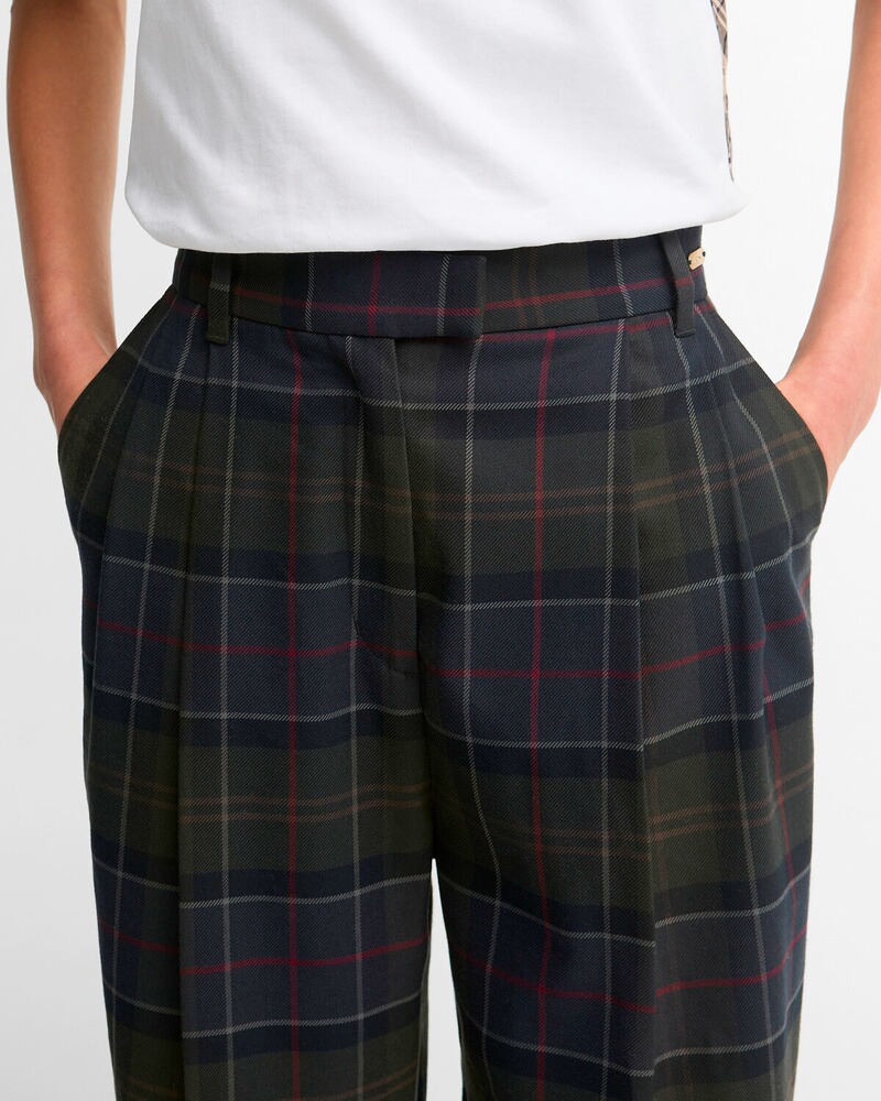 Hose Delilah, Barbour