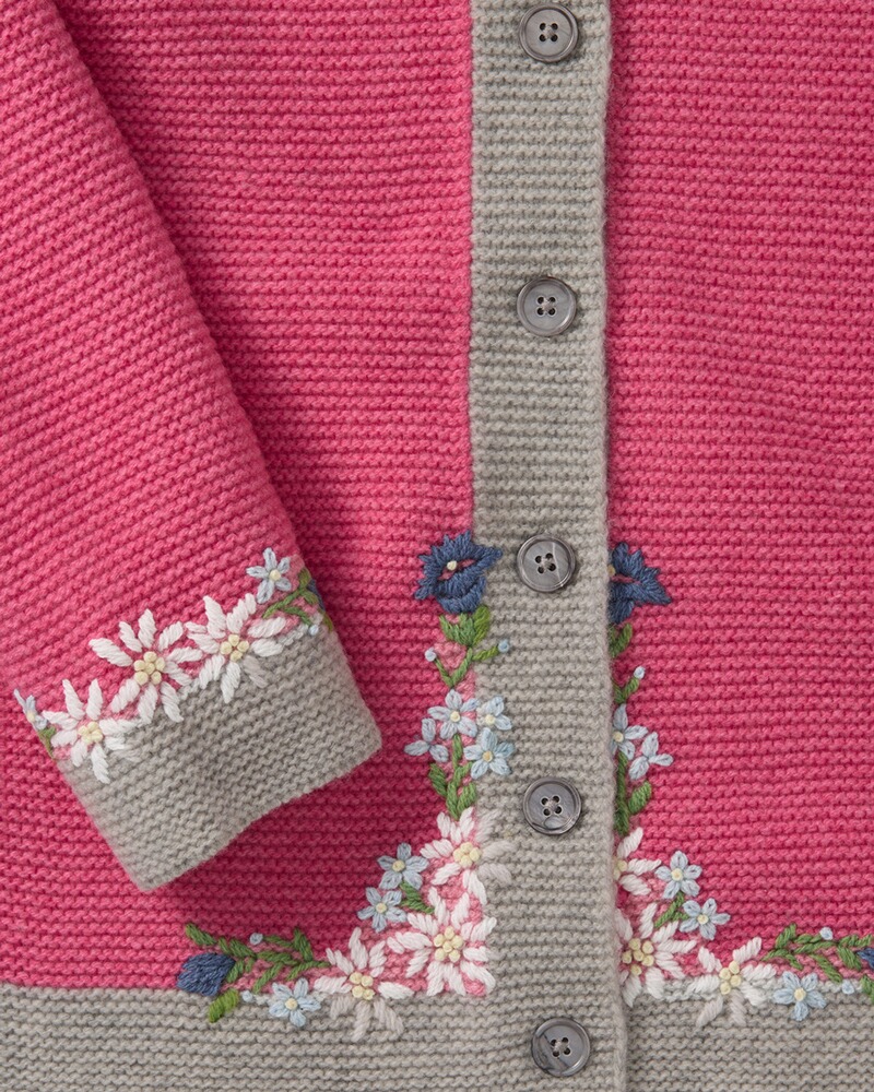 Linksstrickjacke mit Blümchen, Luis Steindl