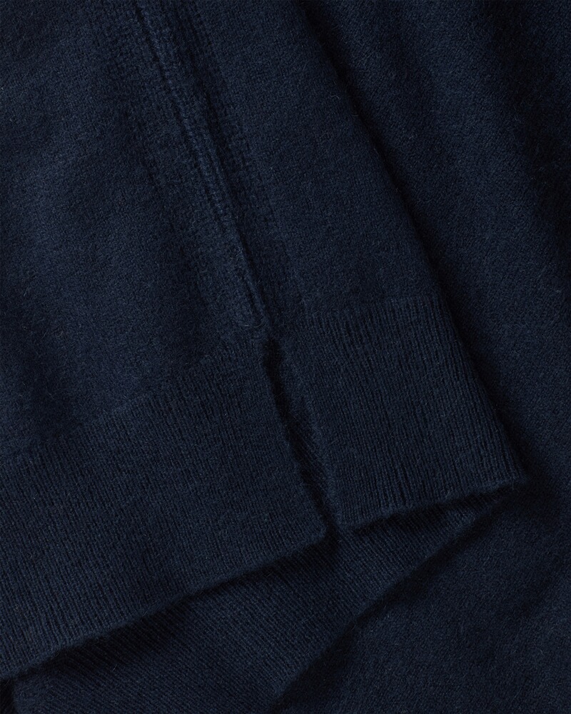 Cashmere V-neck sweater, Brigitte von Schönfels