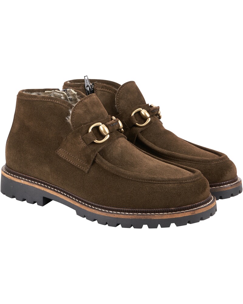 Mokassin-Boots, dirndl + bua