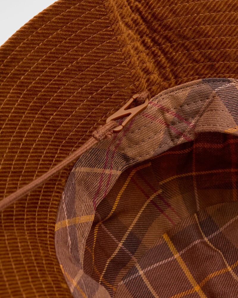 Bucket Hut Delilah, Barbour