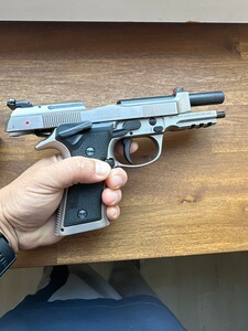 Bewertungsbild zu der Überschrift Die 92x Performance von Berreta ist eine hochmoderne Wettkampfpistole im Kaliber 9mm L.