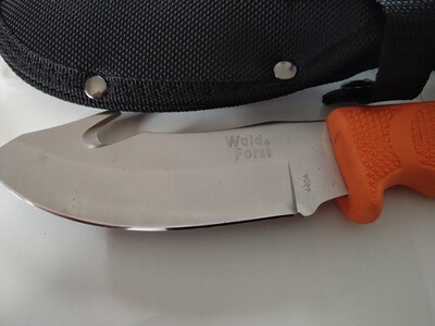 Bewertungsbild zu der Überschrift Messer ist einigermaßen brauchbar, Scheide ist eine Fehlkonstuktion!