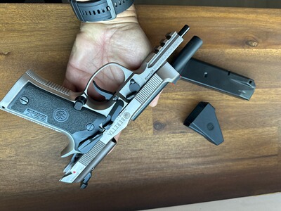 Bewertungsbild zu der Überschrift Die 92x Performance von Berreta ist eine hochmoderne Wettkampfpistole im Kaliber 9mm L.