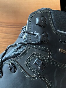 Bewertungsbild zu der Überschrift Toller Stiefel aber leider kleine Fehler