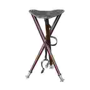 Three-legged raised stand seat with metal tips, Parforce
